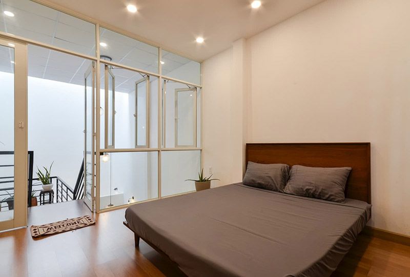 Nice house for rent in District 10 Saigon next to Le Thi Rieng Park