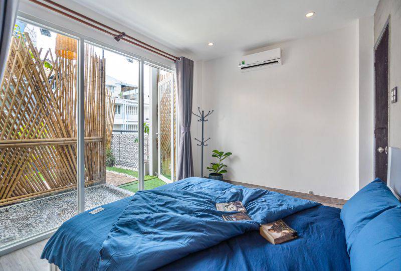 Serviced apartment for rent in District 1 - Fresh style with terrace