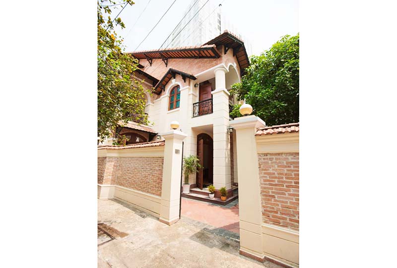 Villa for rent in District 3 Ho Chi Minh City next to District 1