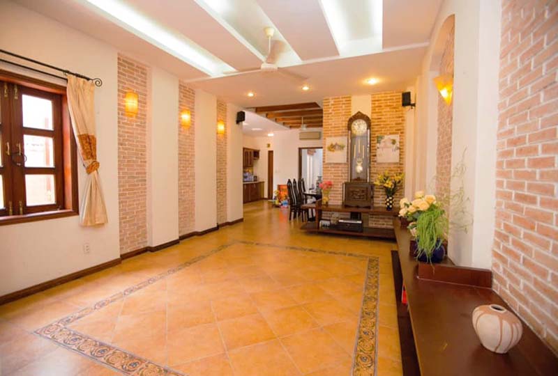 Villa for rent in District 3 Ho Chi Minh City next to District 1