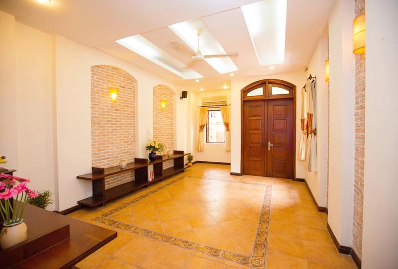 Villa for rent in District 3 Ho Chi Minh City next to District 1