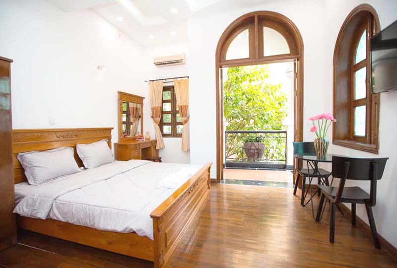 Villa for rent in District 3 Ho Chi Minh City next to District 1