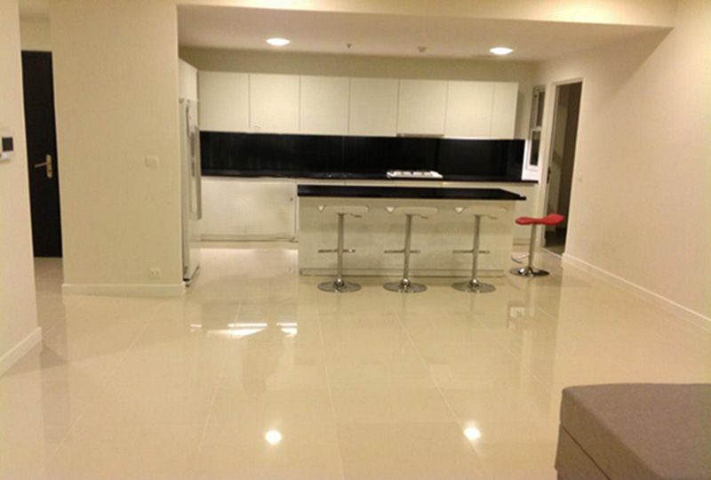Luxury apartment for rent in Sunrise City District 7