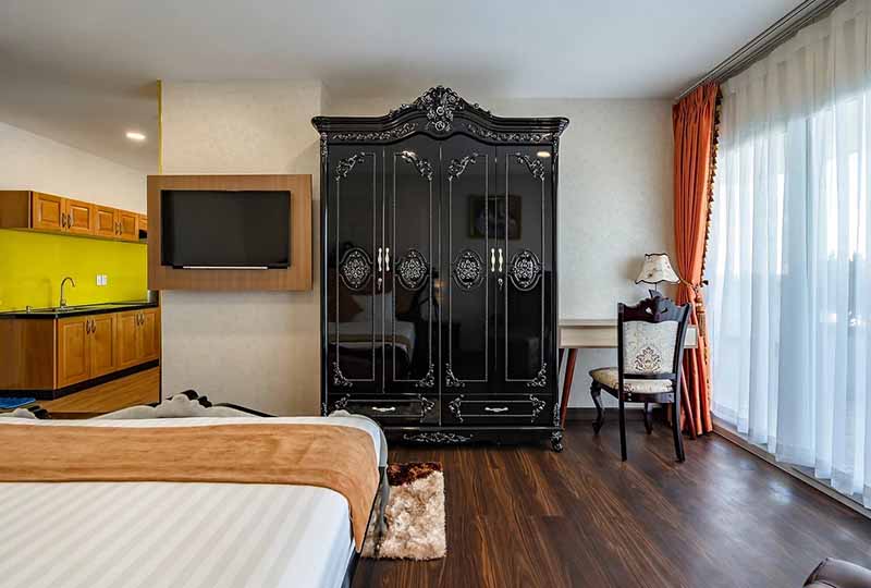 Serviced apartment for rent in District 3 next to Tan Dinh Market