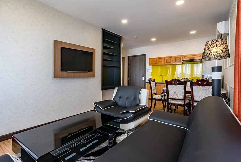 Serviced apartment for rent in District 3 next to Tan Dinh Market
