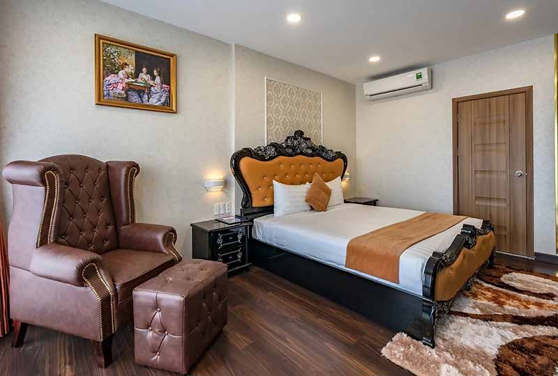 Serviced apartment for rent in District 3 next to Tan Dinh Market