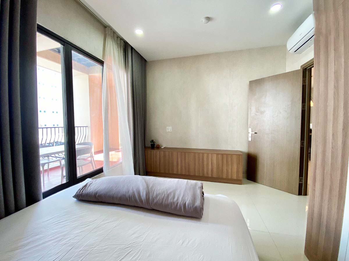 Two bedroom serviced apartment for rent In Binh Thanh Dist, next to Dinh Tien Hoang