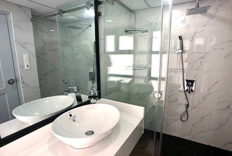 Bright Serviced apartment for rent in District 3 on Nguyen Thong Street