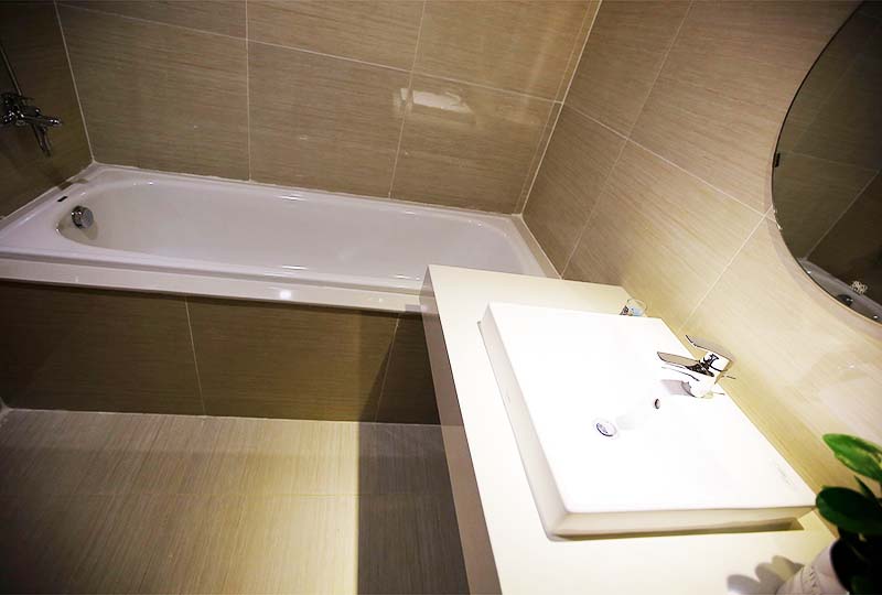 Cozy serviced apartment for lease on Tran Binh Trong Street, Saigon