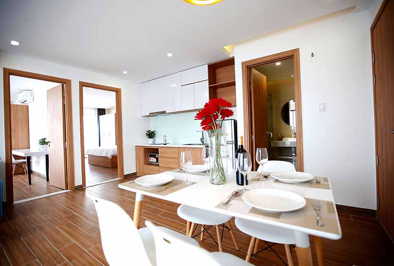 Cozy serviced apartment for lease on Tran Binh Trong Street, Saigon