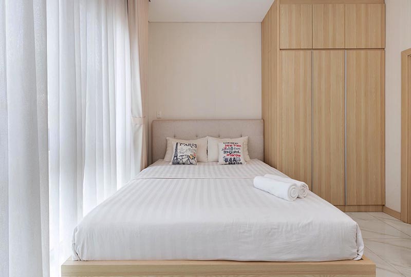 Nice studio renting in District 1 next to Tan Dinh market