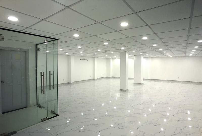 Office for lease on Nguyen Duy Street Binh Thanh District HCMC