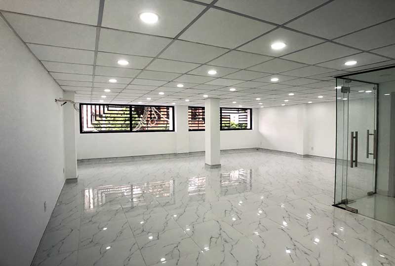 Office for lease on Nguyen Duy Street Binh Thanh District HCMC