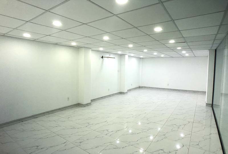 Cheap office for rent in Binh Thanh District next to District 1