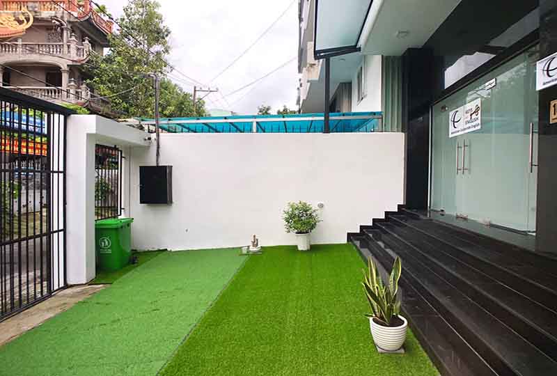 Cheap office for rent in Binh Thanh District next to District 1