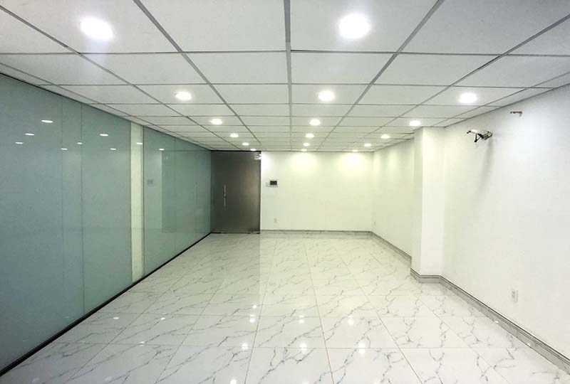 Cheap office for rent in Binh Thanh District next to District 1