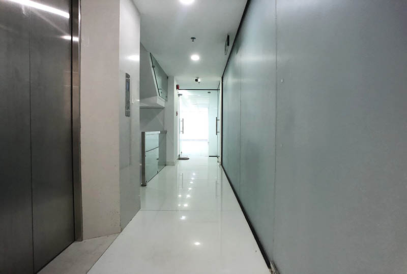 Cheap office for rent in Binh Thanh District next to District 1