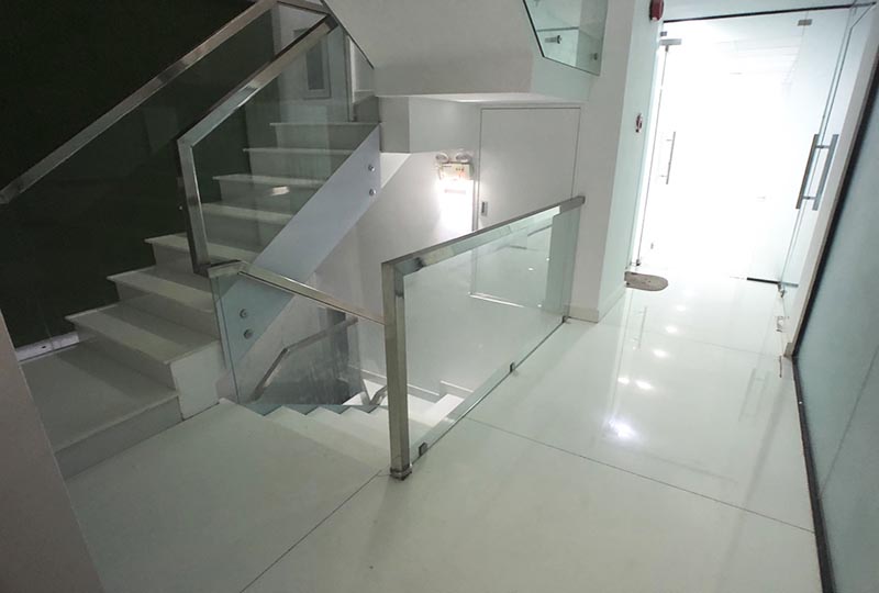 Cheap office for rent in Binh Thanh District next to District 1