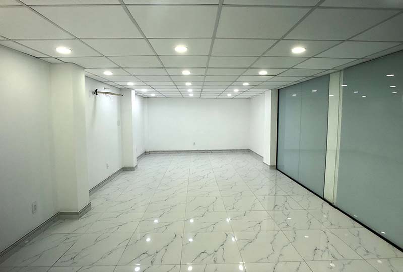 Cheap office for rent in Binh Thanh District next to District 1