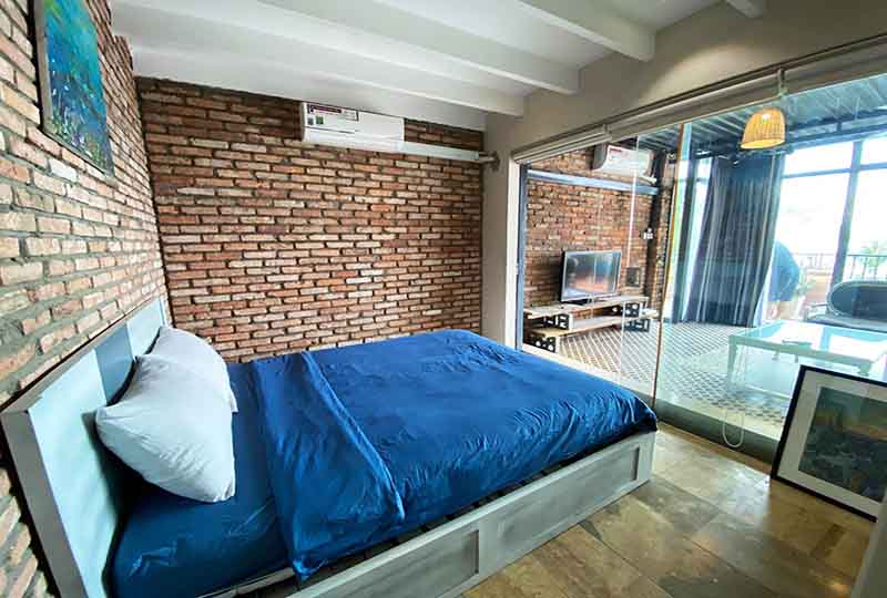 Penthouse for rent in Phu Nhuan District comes with full of services