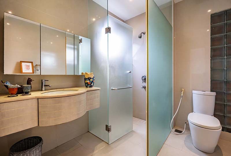 Penthouse for rent in Phu Nhuan District comes with full of services