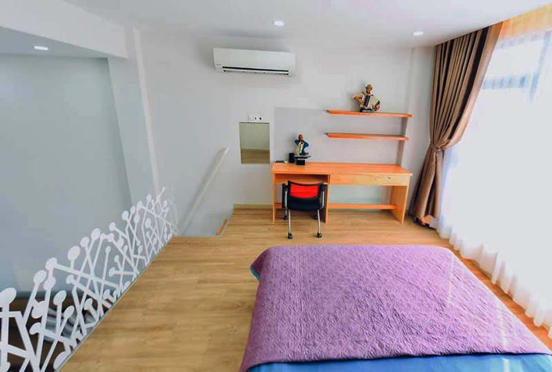 Loft-apartment for rent in District 1 has full of services