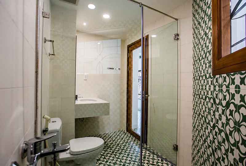 Basic furnished studio apartment for rent in District 1 next to Ben Thanh Market