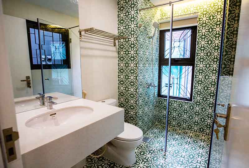 Basic furnished studio apartment for rent in District 1 next to Ben Thanh Market