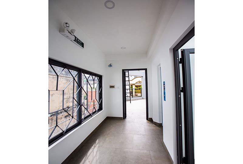 Basic furnished studio apartment for rent in District 1 next to Ben Thanh Market
