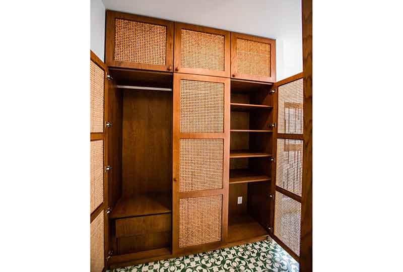 Basic furnished studio apartment for rent in District 1 next to Ben Thanh Market