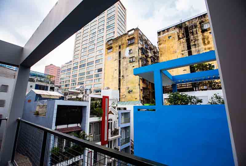 Basic furnished studio apartment for rent in District 1 next to Ben Thanh Market