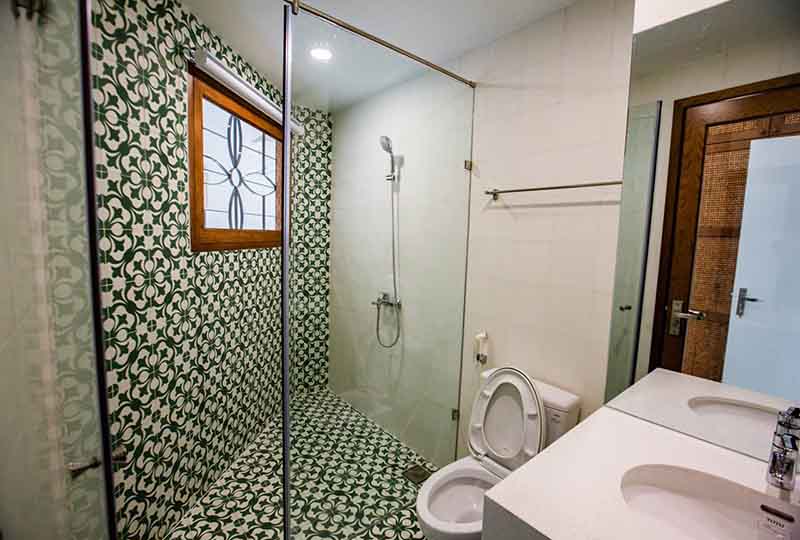 Basic furnished studio apartment for rent in District 1 next to Ben Thanh Market