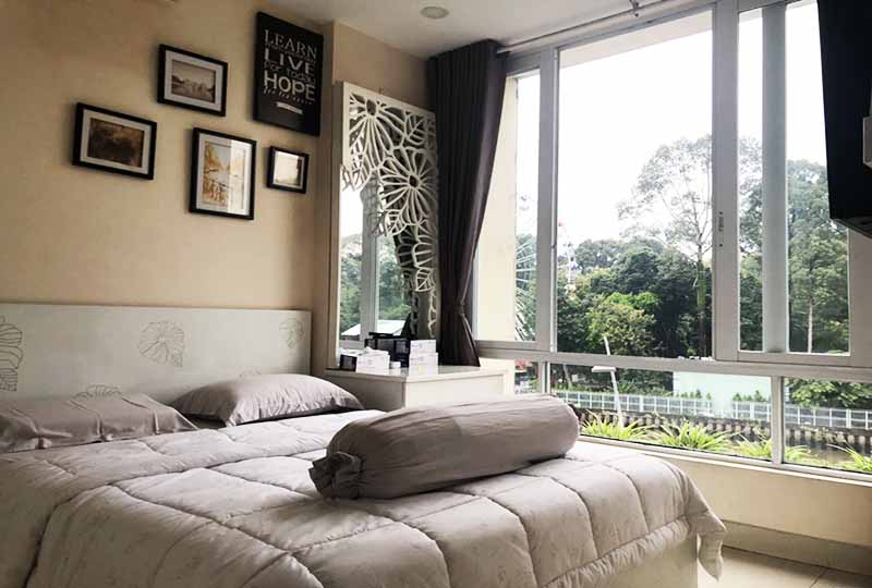 Canal view serviced apartment for rent in Binh Thanh District