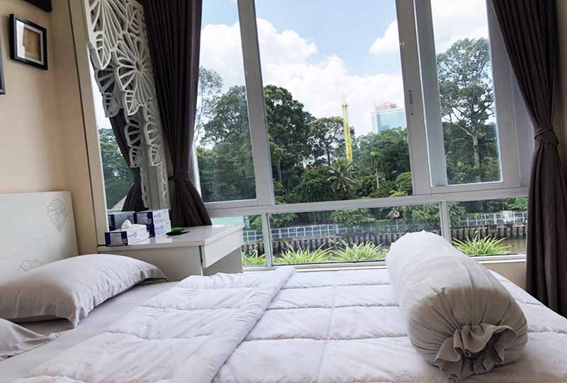 Canal view serviced apartment for rent in Binh Thanh District