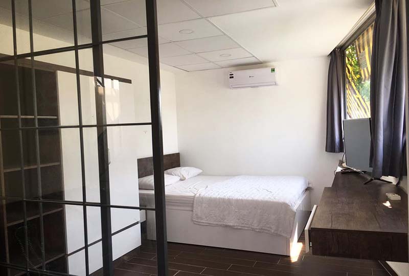 Studio flat for rent on Nguyen Trai St come with full of services