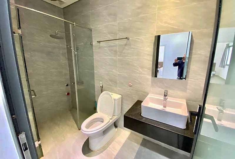 Studio flat for rent on Nguyen Trai St come with full of services