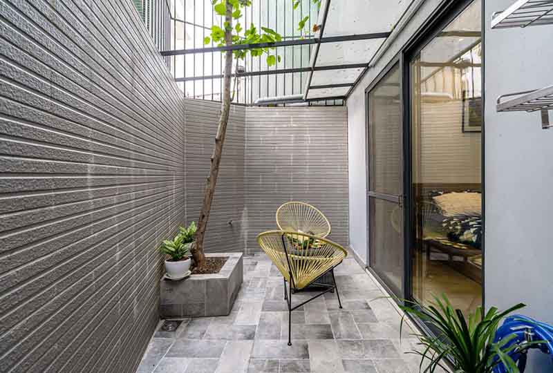 Bright studio serviced apartment in Binh Thanh Dist for rent