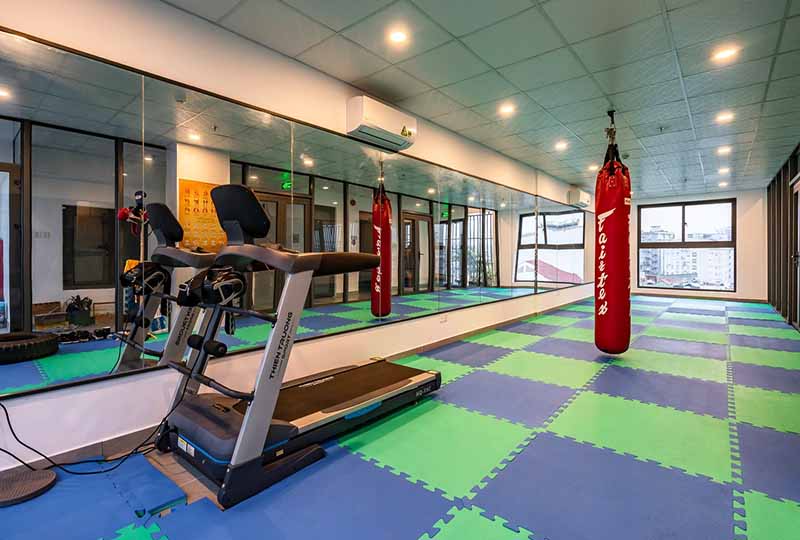 Leasing serviced apartment on Huynh Van Banh Street, Phu Nhuan District