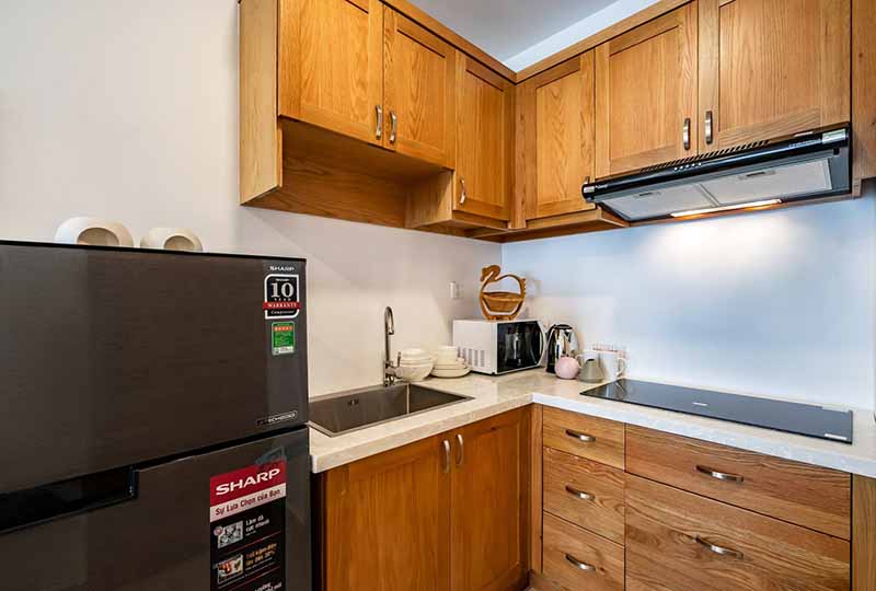 Leasing serviced apartment on Huynh Van Banh Street, Phu Nhuan District