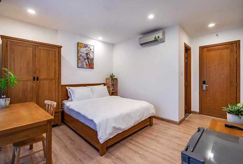 Studio flat leasing in Phu Nhuan District, Huynh Van Banh Street