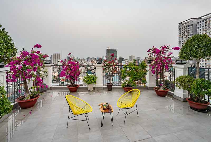 Studio flat leasing in Phu Nhuan District, Huynh Van Banh Street