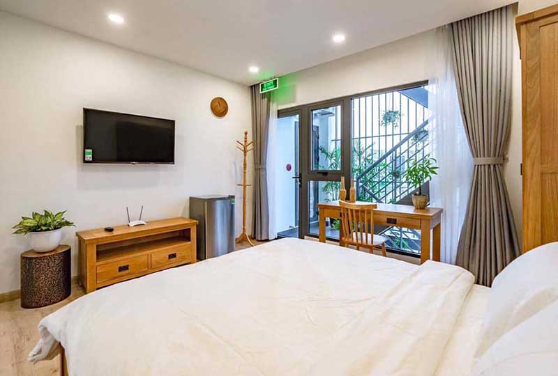 Studio flat leasing in Phu Nhuan District, Huynh Van Banh Street