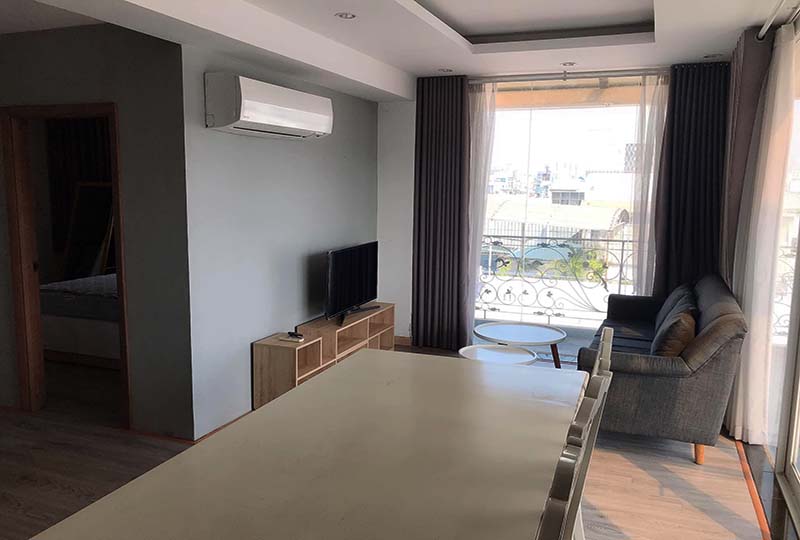 Bright-light serviced apartment for rent on Ly Chinh Thang St, District 3, Saigon
