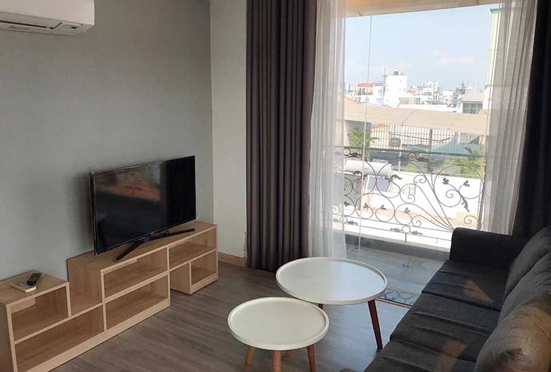 Bright-light serviced apartment for rent on Ly Chinh Thang St, District 3, Saigon