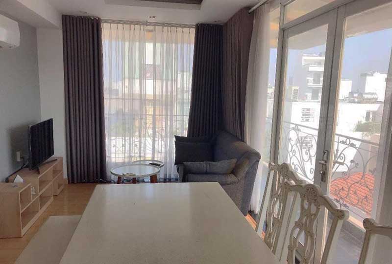 Bright-light serviced apartment for rent on Ly Chinh Thang St, District 3, Saigon