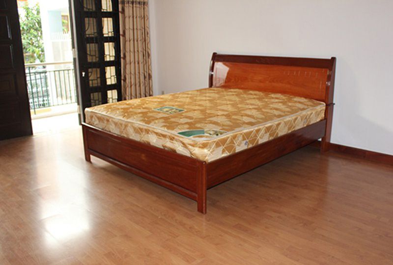 Nice house for rent on Tran Khanh Du street District 1 .