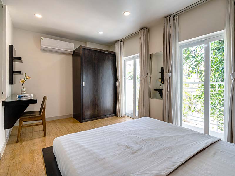 Nice serviced apartment renting on Hoang Dieu St, Phu Nhuan Dist, Next to The Airport