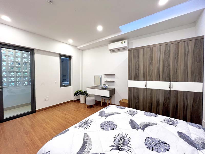 Spacious serviced apartment for rent in District 1 Ho Chi Minh City