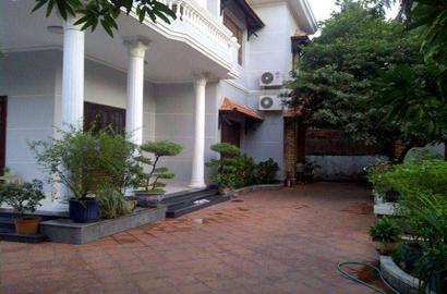 Villa for rent on Dang Huu Pho street Thao Dien District 2 .