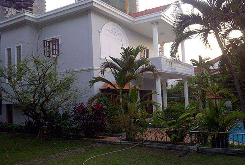 Villa for rent on Dang Huu Pho street Thao Dien District 2 .